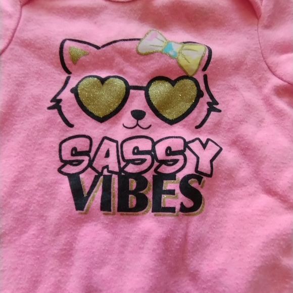 Outfit - Picture 2 of 2